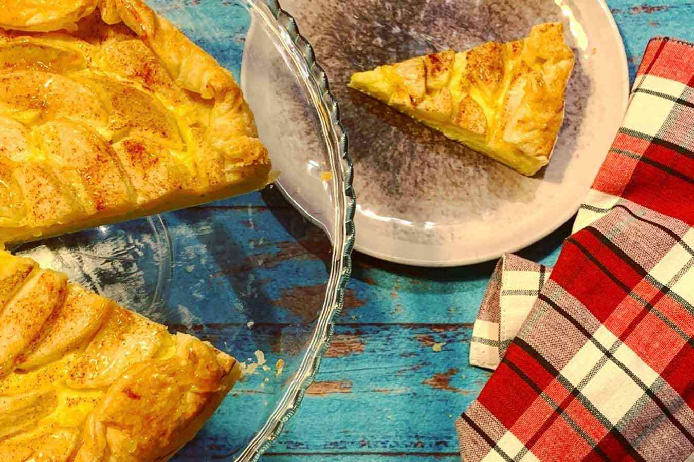 Torta di mele con pasta sfoglia e crema pasticcera