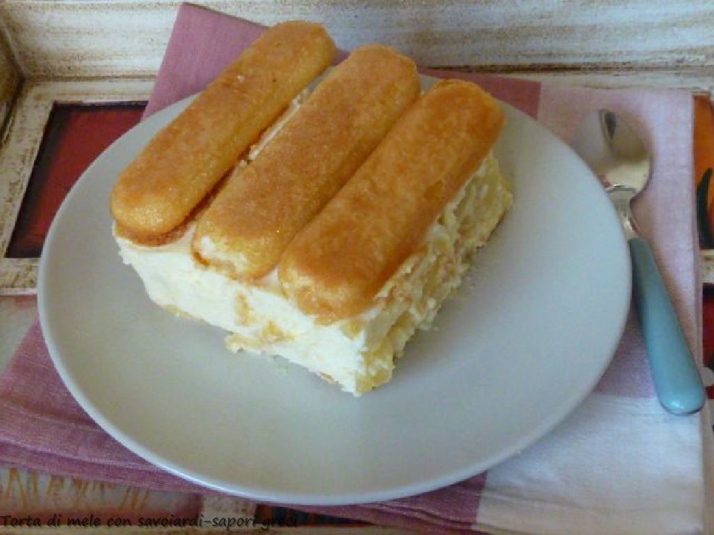 Torta di mele con savoiardi