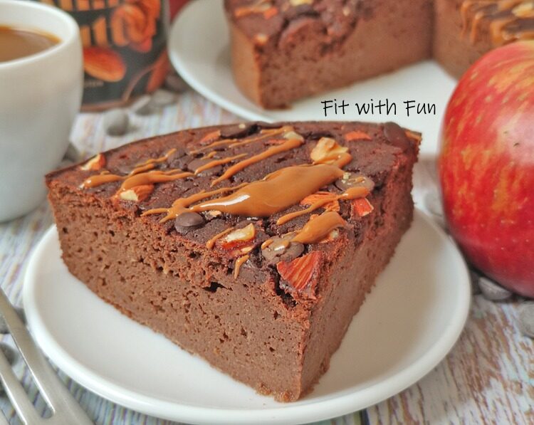 Torta di mele cotte cacao e mandorle proteica e senza glutine