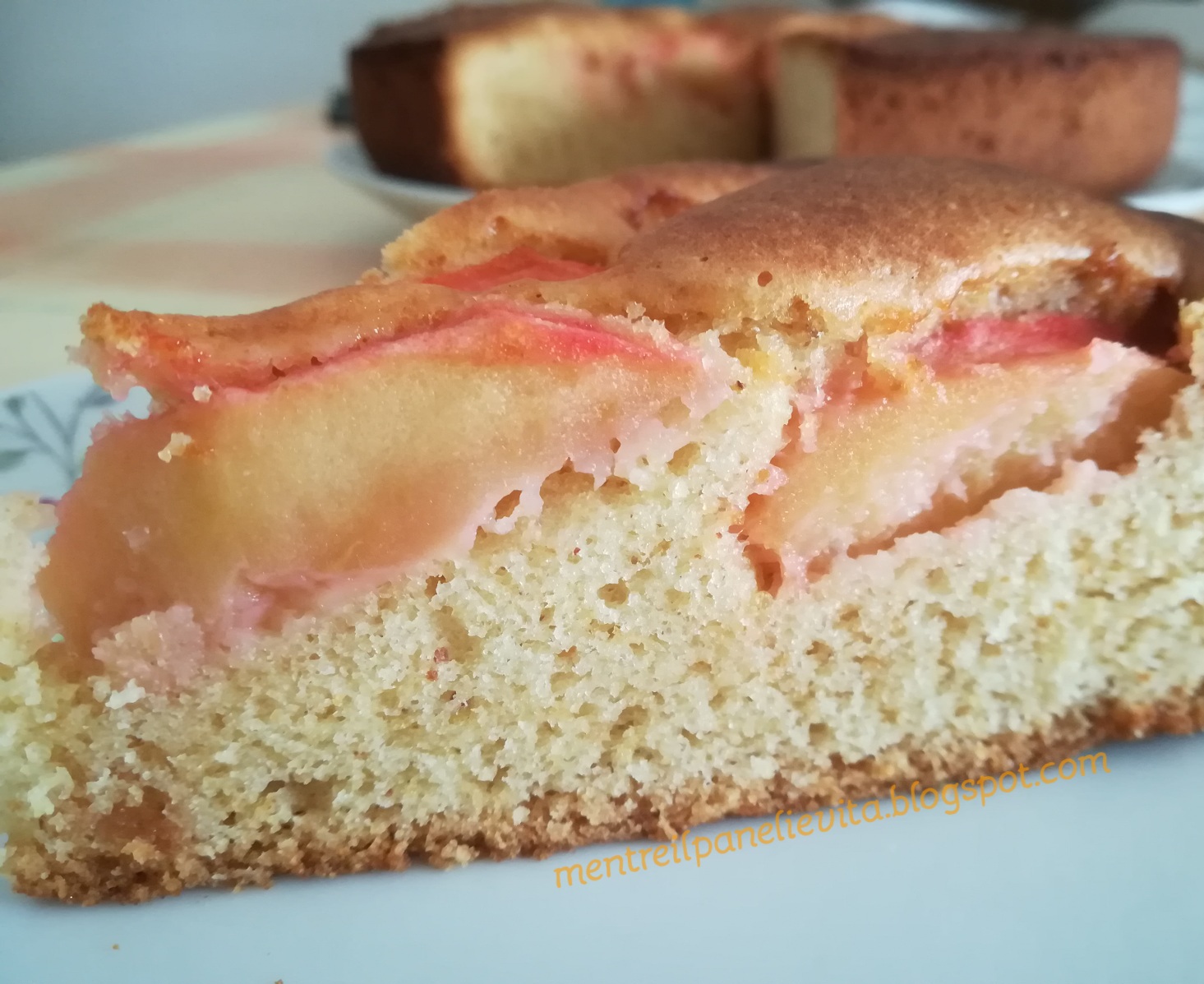 Torta di mele e amaretti