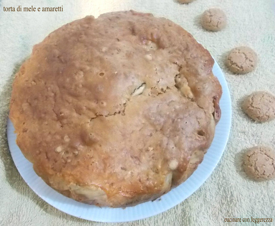 Torta di mele e amaretti