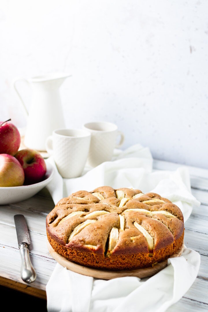 Torta di mele e datteri senza zuccheri aggiunti