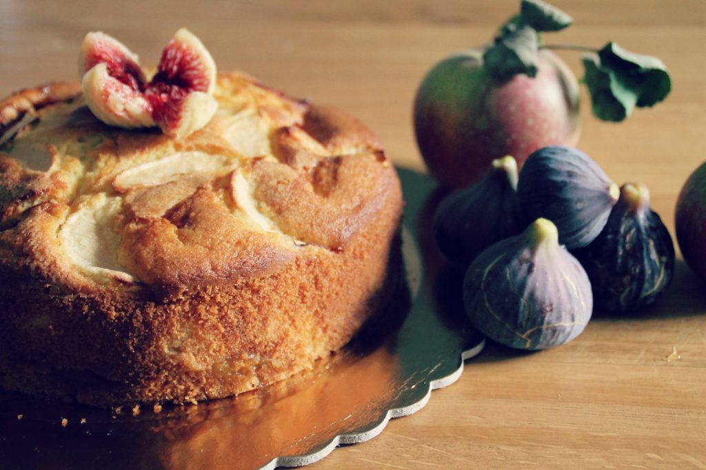Torta di mele e fichi