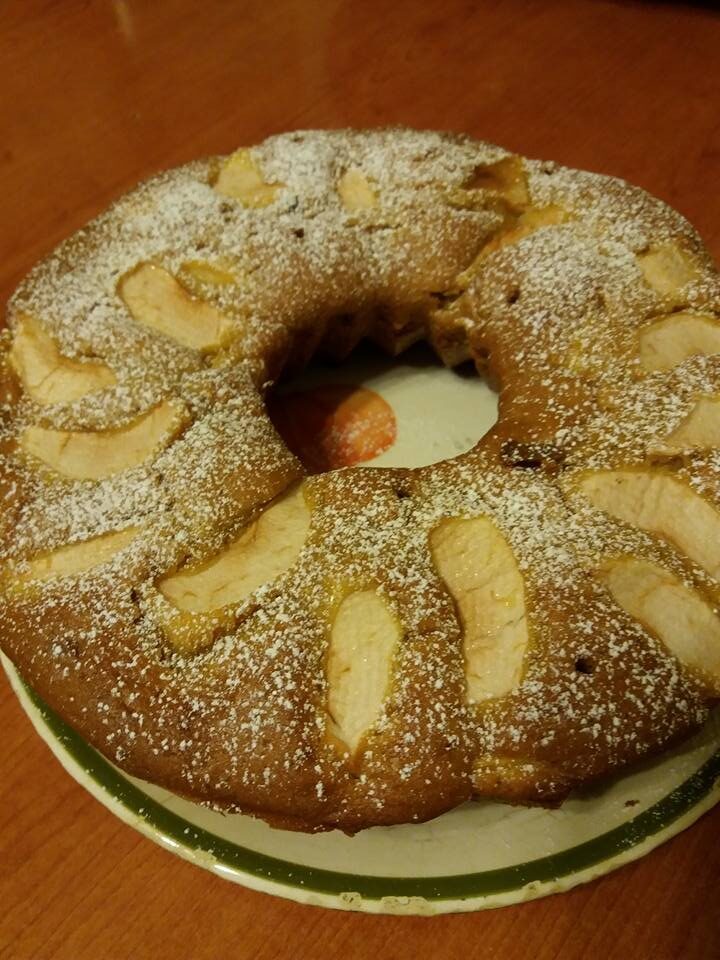Torta di mele e gocce di cioccolato