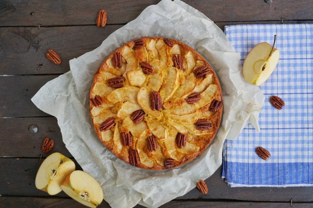 Torta di mele e mandorle con olio evo