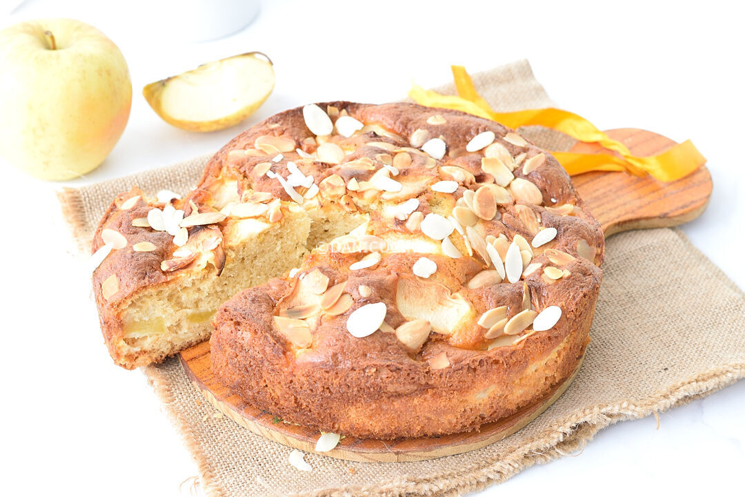 Torta di mele e mandorle senza burro