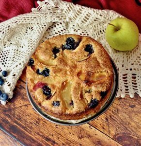 Torta di mele e mirtilli senza burro e uova