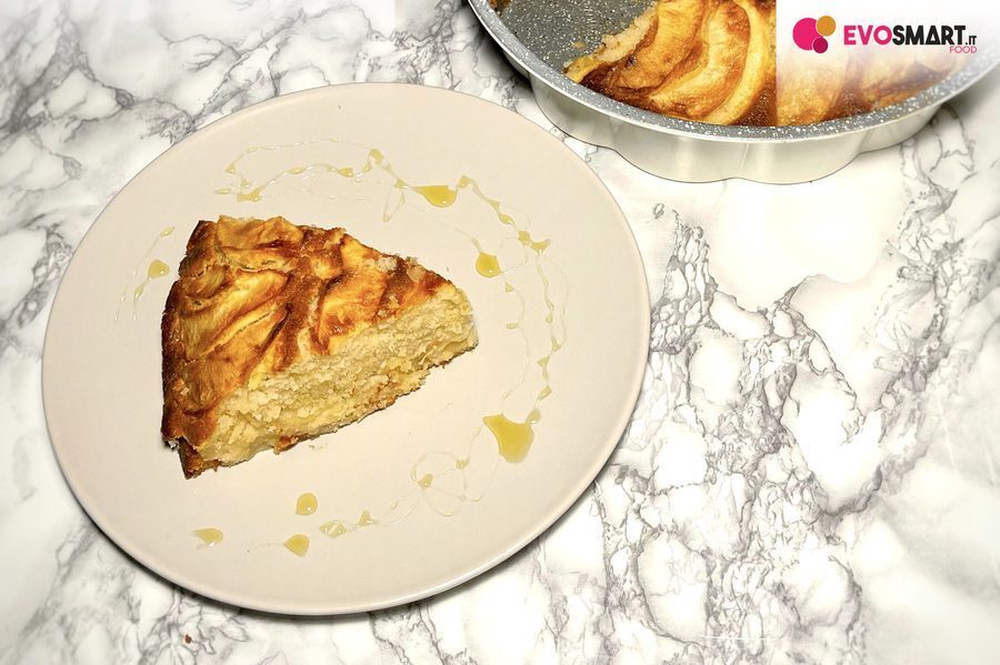 Torta di mele e panna: ricetta veloce