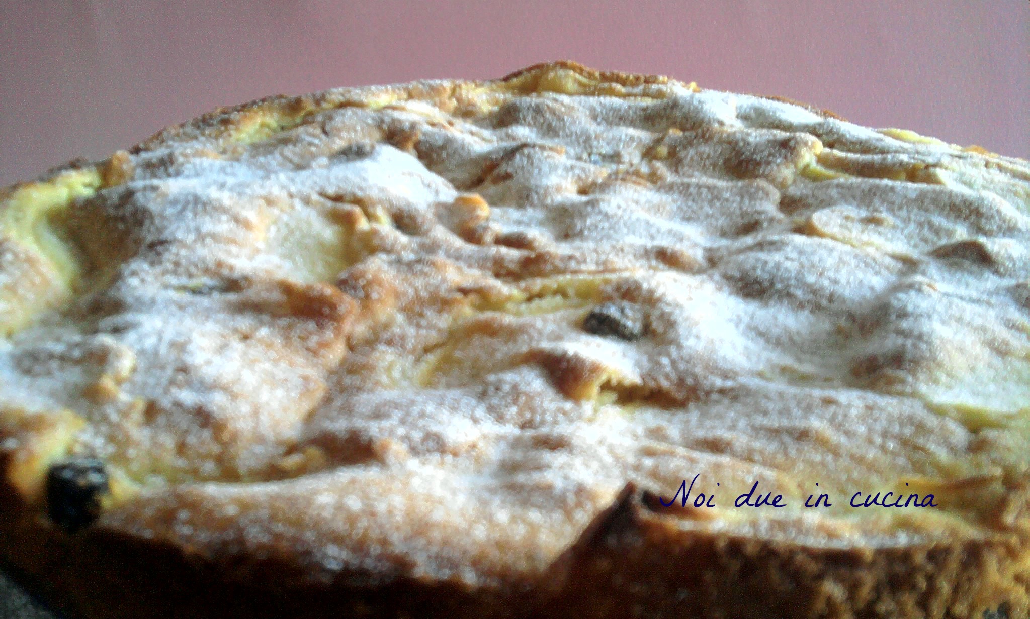 Torta di mele e uvetta