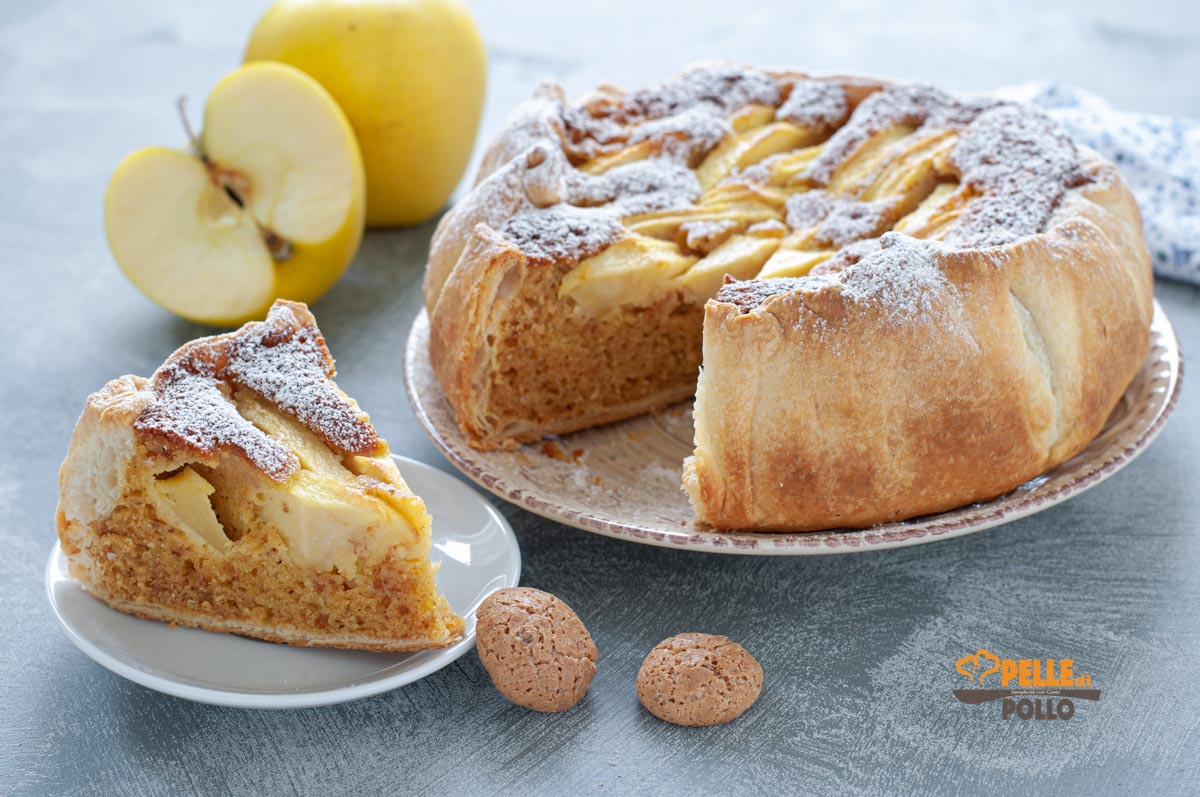 Torta di mele in pasta sfoglia con amaretti