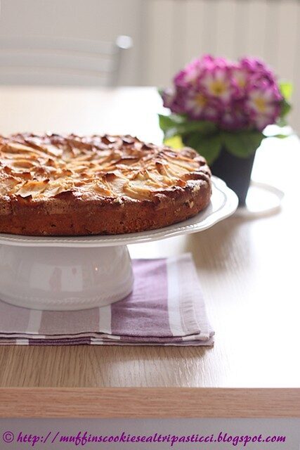 Torta di mele, mandorle e limoncello