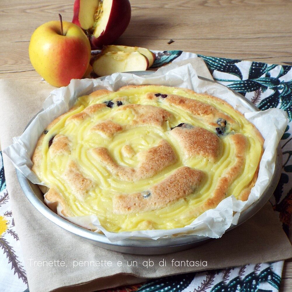 Torta di mele, mirtilli e crema pasticcera