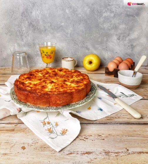 Torta di mele morbida e golosa con marmellata di albicocche