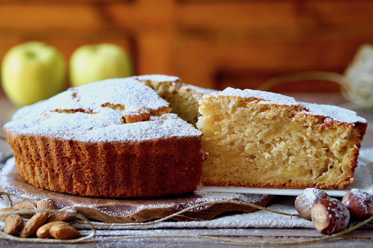 Torta di mele, nocciole e mandorle