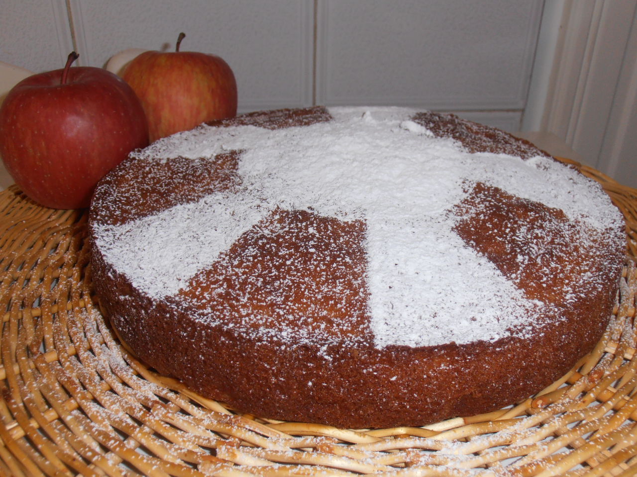 Torta di mele,uvetta e limoncello