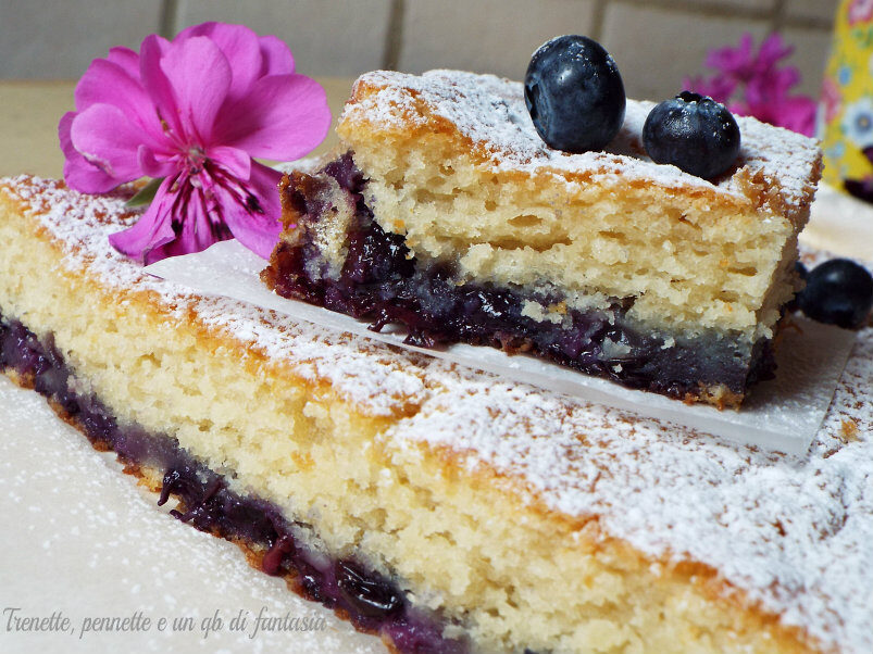 Torta di mirtilli e yogurt greco