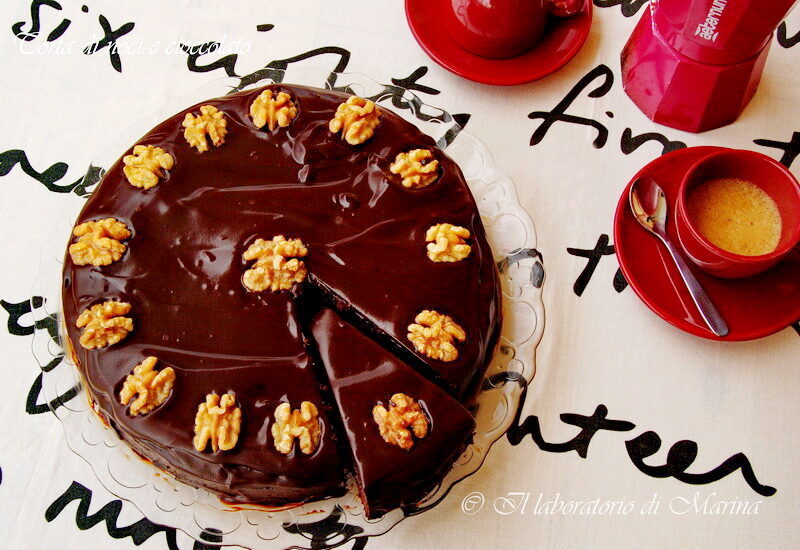 Torta di noci e cioccolato