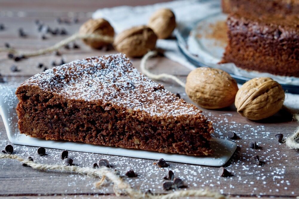 Torta di noci e cioccolato