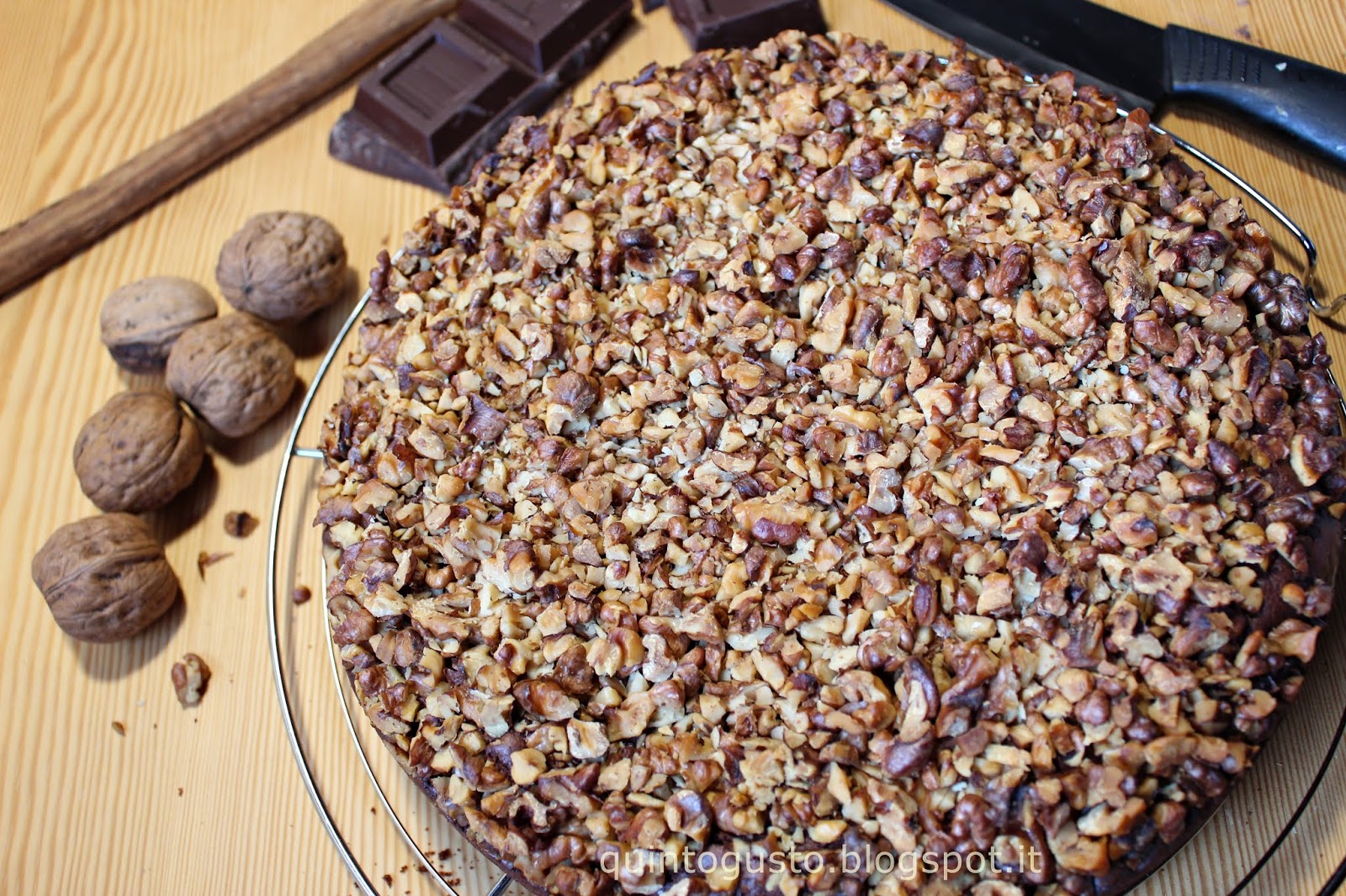 Torta di noci e cioccolato