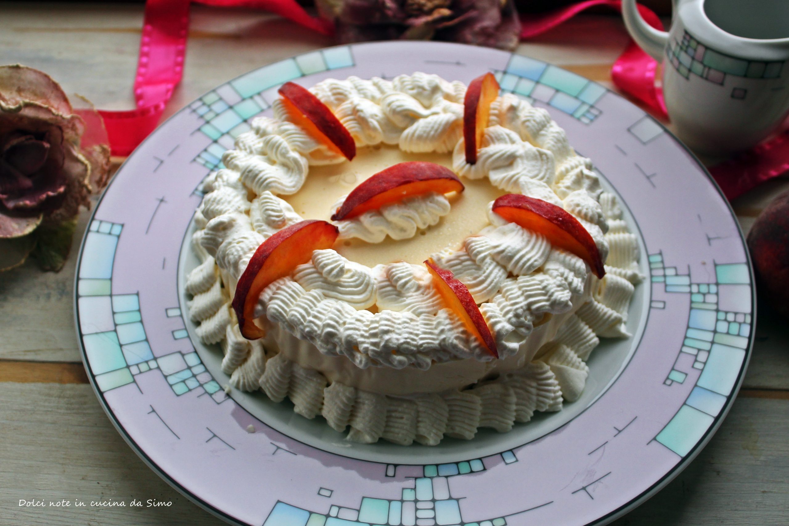 Torta di panna cotta alle pesche