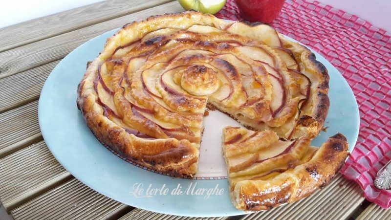 Torta di pasta sfoglia di mele e crema pasticcera