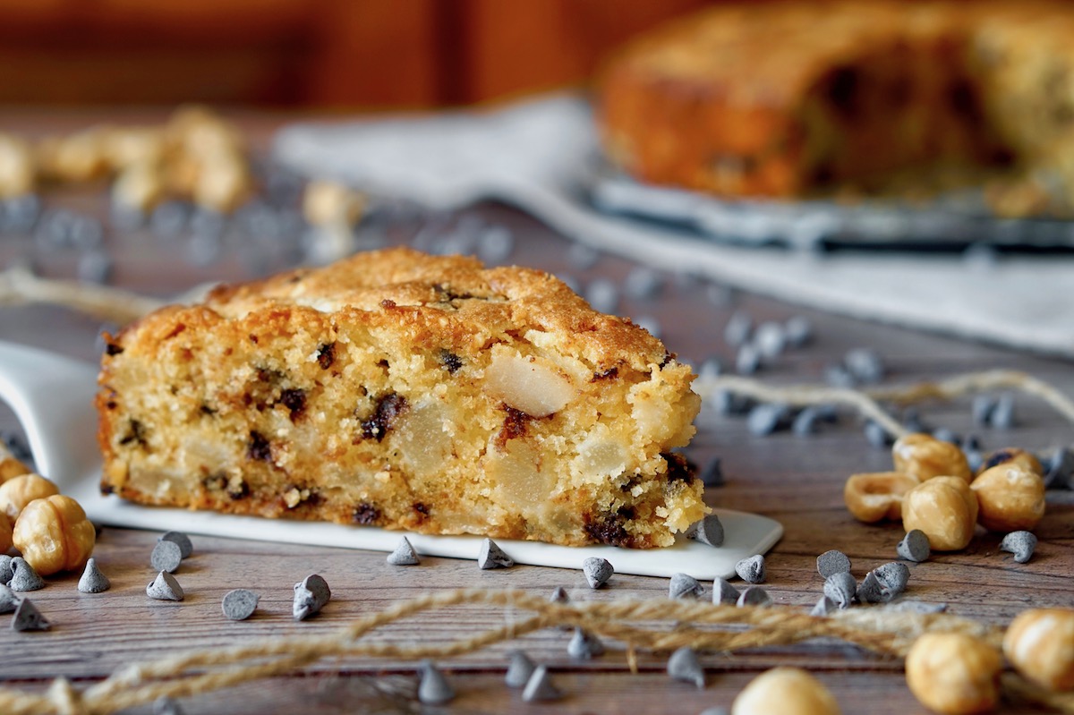 Torta di pere, nocciole e cioccolato