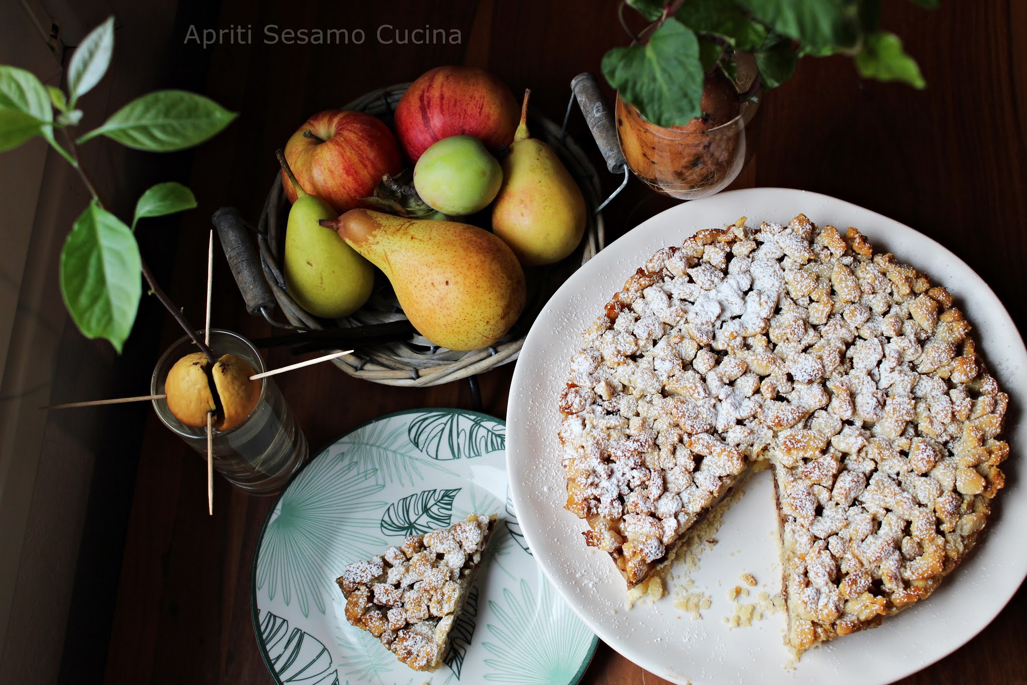 Torta di pere, noci e cioccolato
