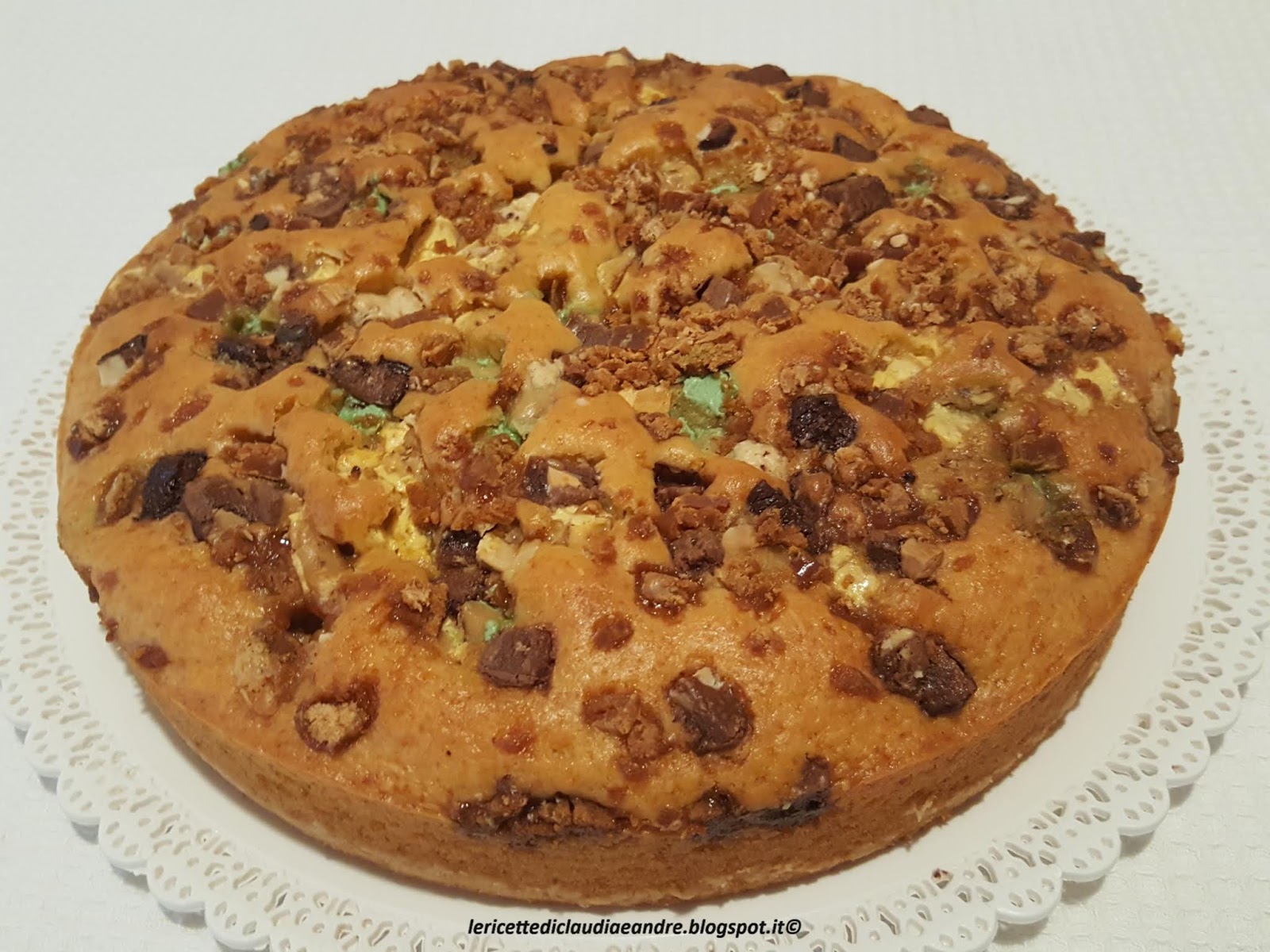 Torta di riciclo con torroncini e caramelle mou