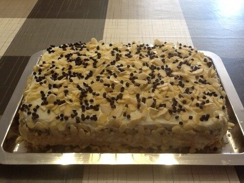 Torta di ricotta con scaglie di mandorle