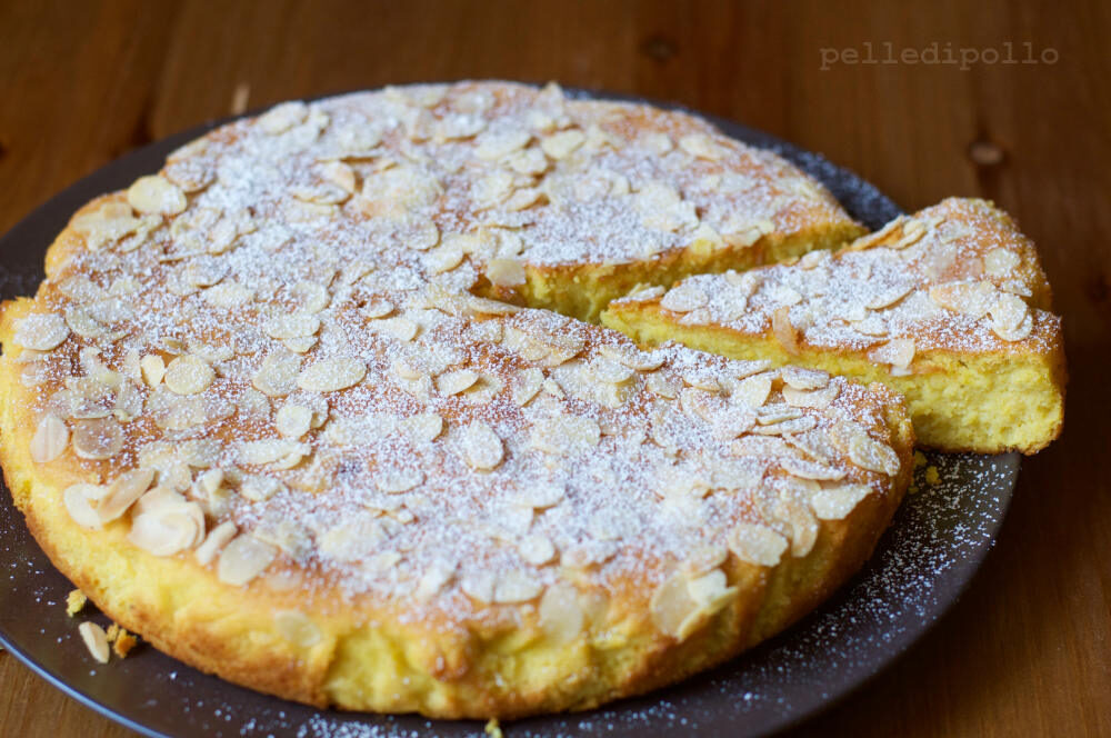 Torta di ricotta e mandorle al limone