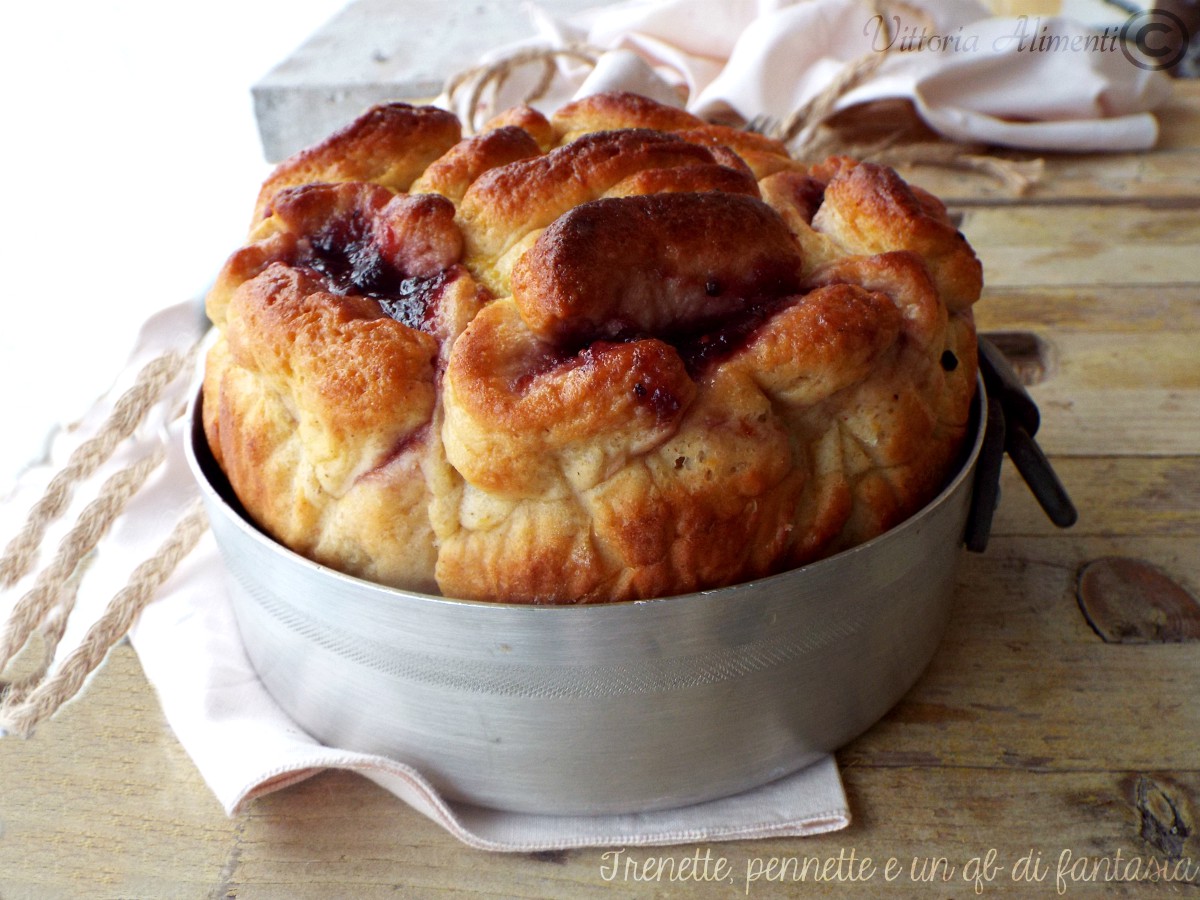 Torta di rose con marmellata
