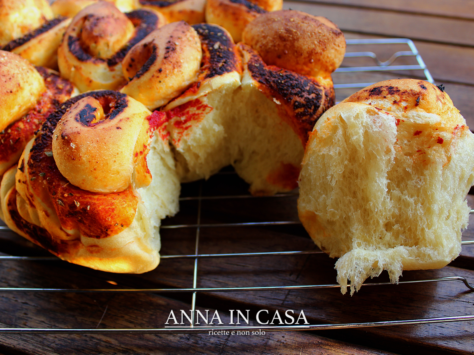 Torta di rose pomodoro e grana