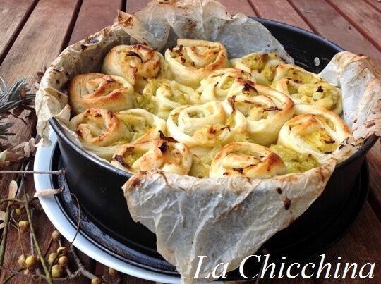 Torta di rose salata con verza e senape