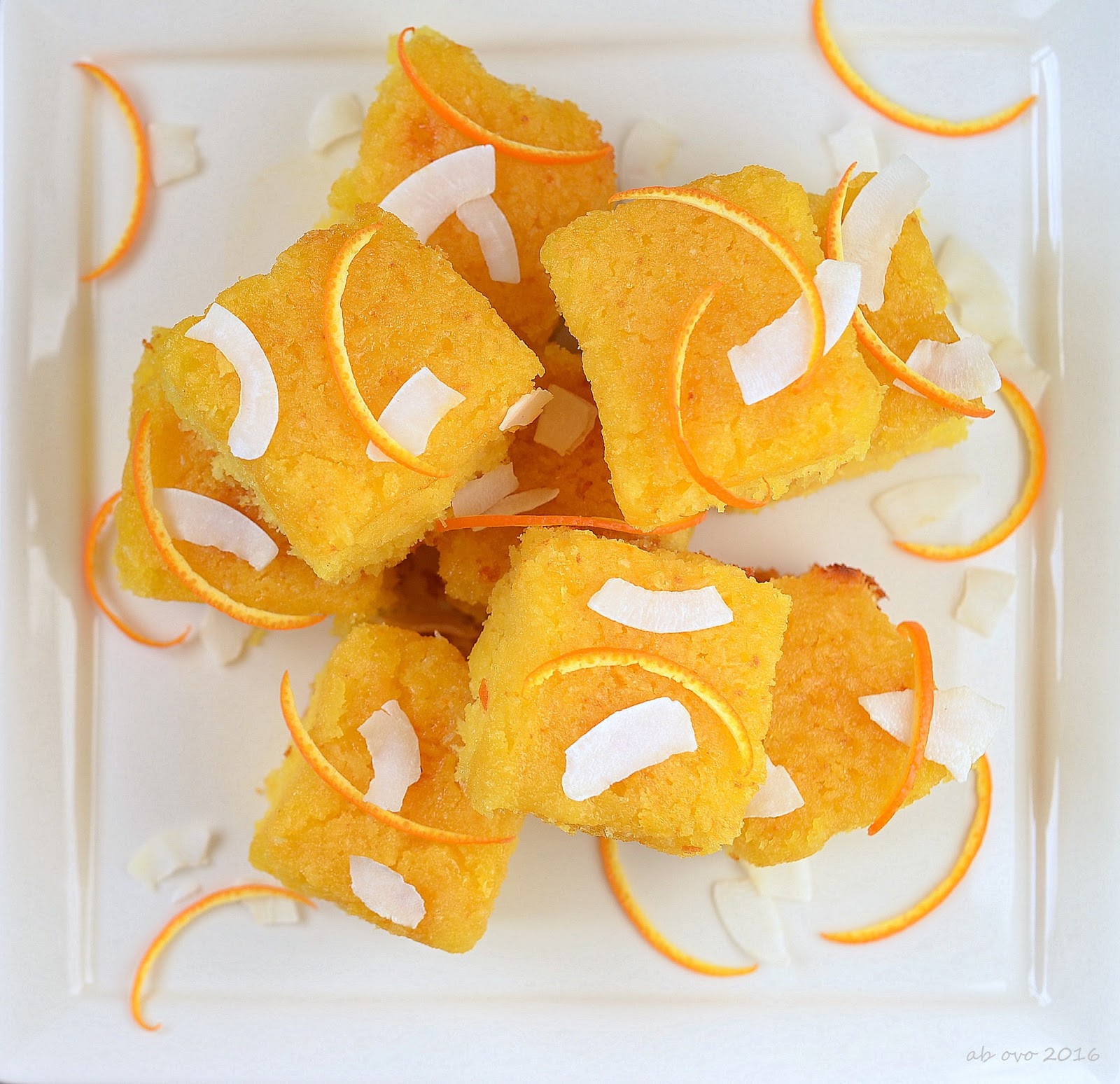 Torta di semolino con cocco e marmellata di arance
