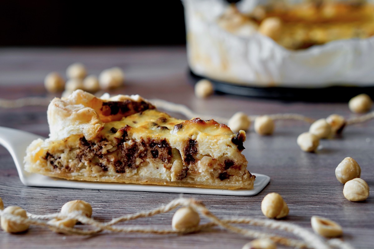 Torta di sfoglia al cioccolato e nocciole