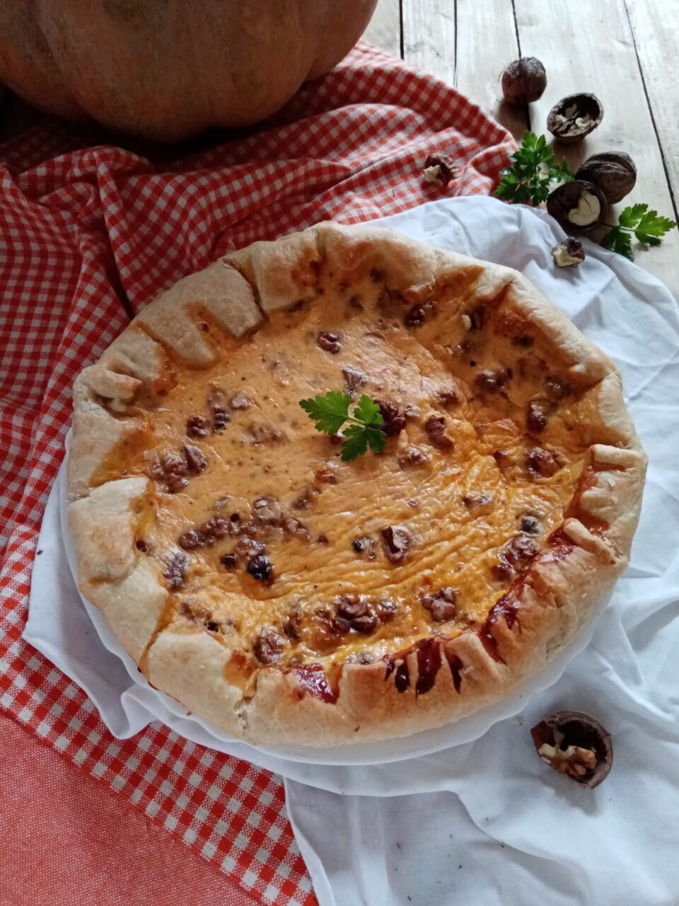 Torta di sfoglia alla zucca e noci