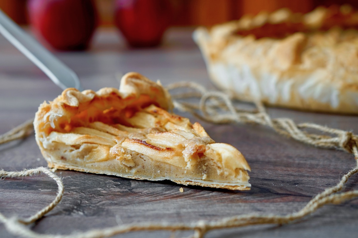 Torta di sfoglia alle mele e cannella