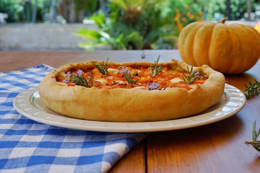 Torta di zucca, provola e rosmarino