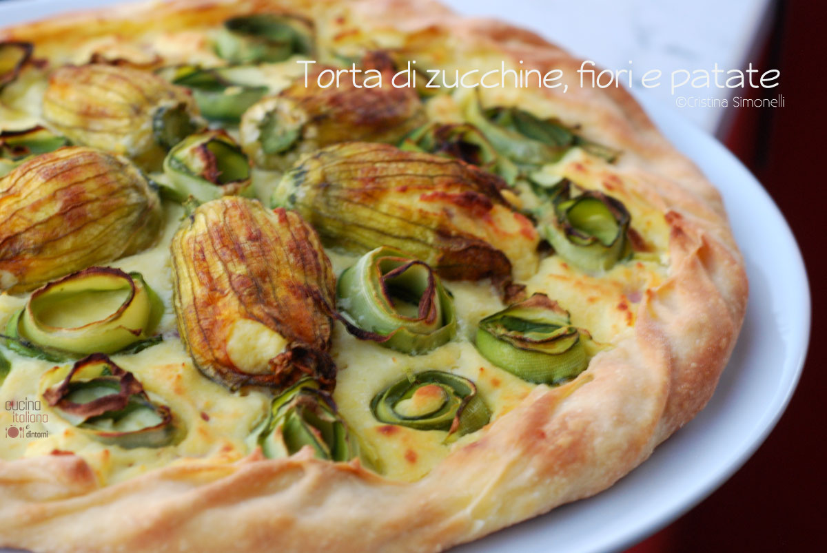 Torta di zucchine, fiori e patate