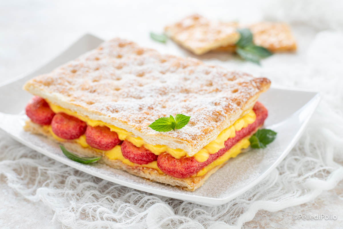 Torta diplomatica veloce con savoiardi e crema