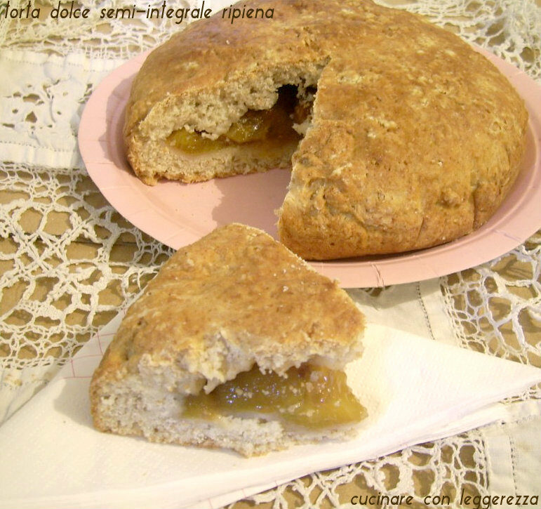 Torta dolce semi-integrale ripiena
