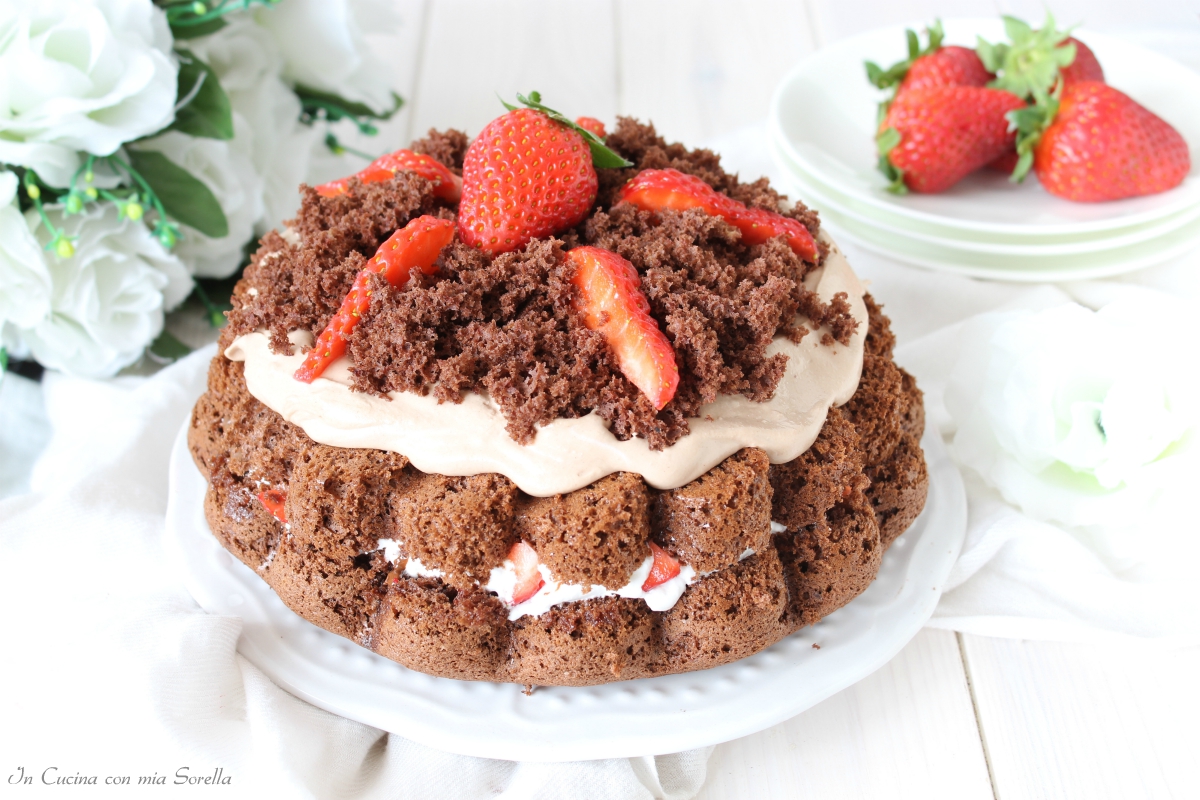 Torta farcita alla nutella e fragole