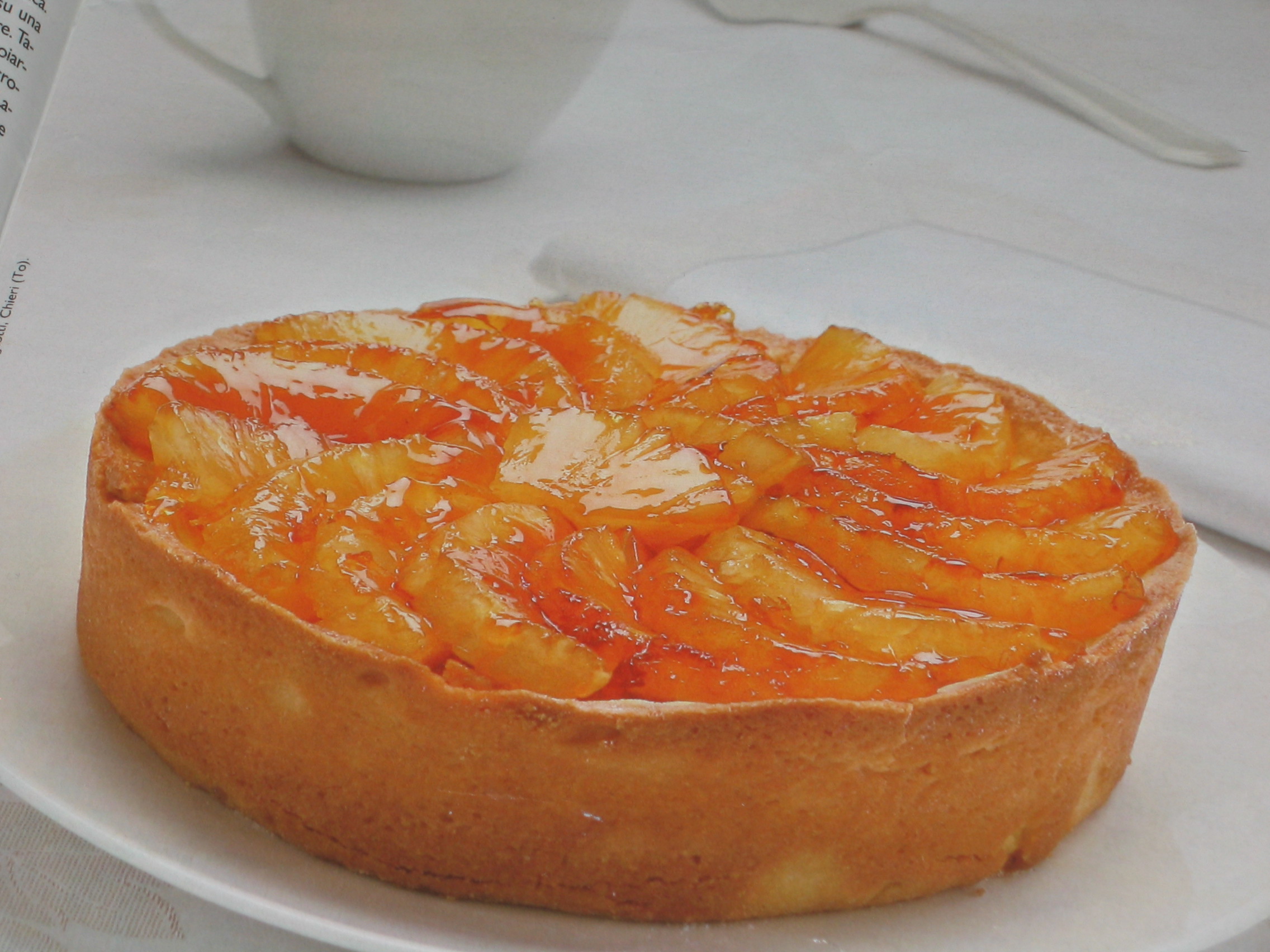 Torta farcita all’ananas con una ghiotta crema alla ricotta
