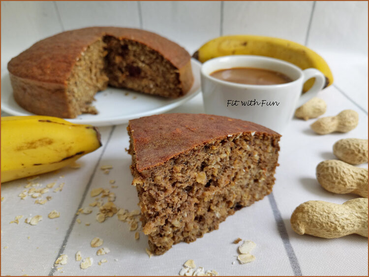 Torta fit e proteica arachidi banana e avena