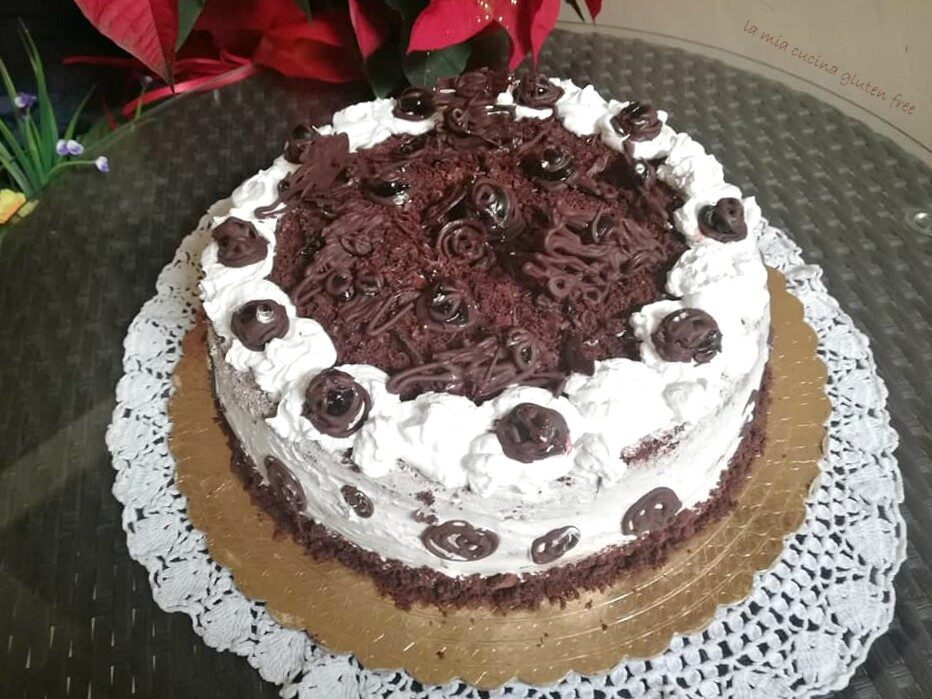 Torta foresta nera senza glutine