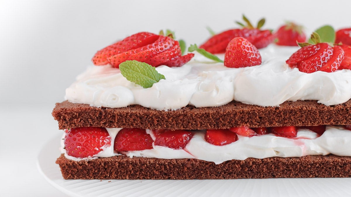 Torta fragole e cioccolato