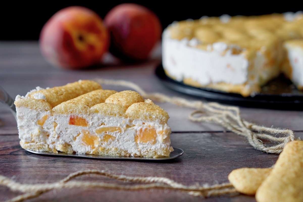 Torta fredda ai pavesini e pesche