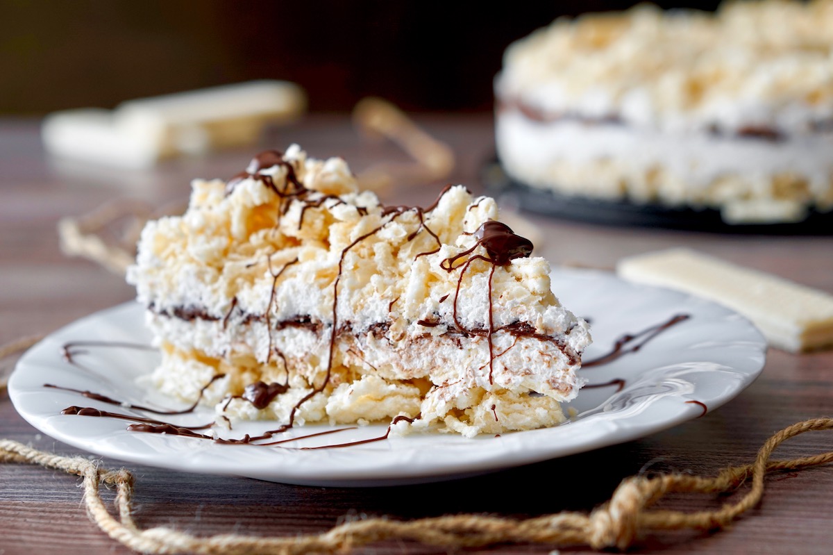 Torta fredda ai wafer, cocco e nutella