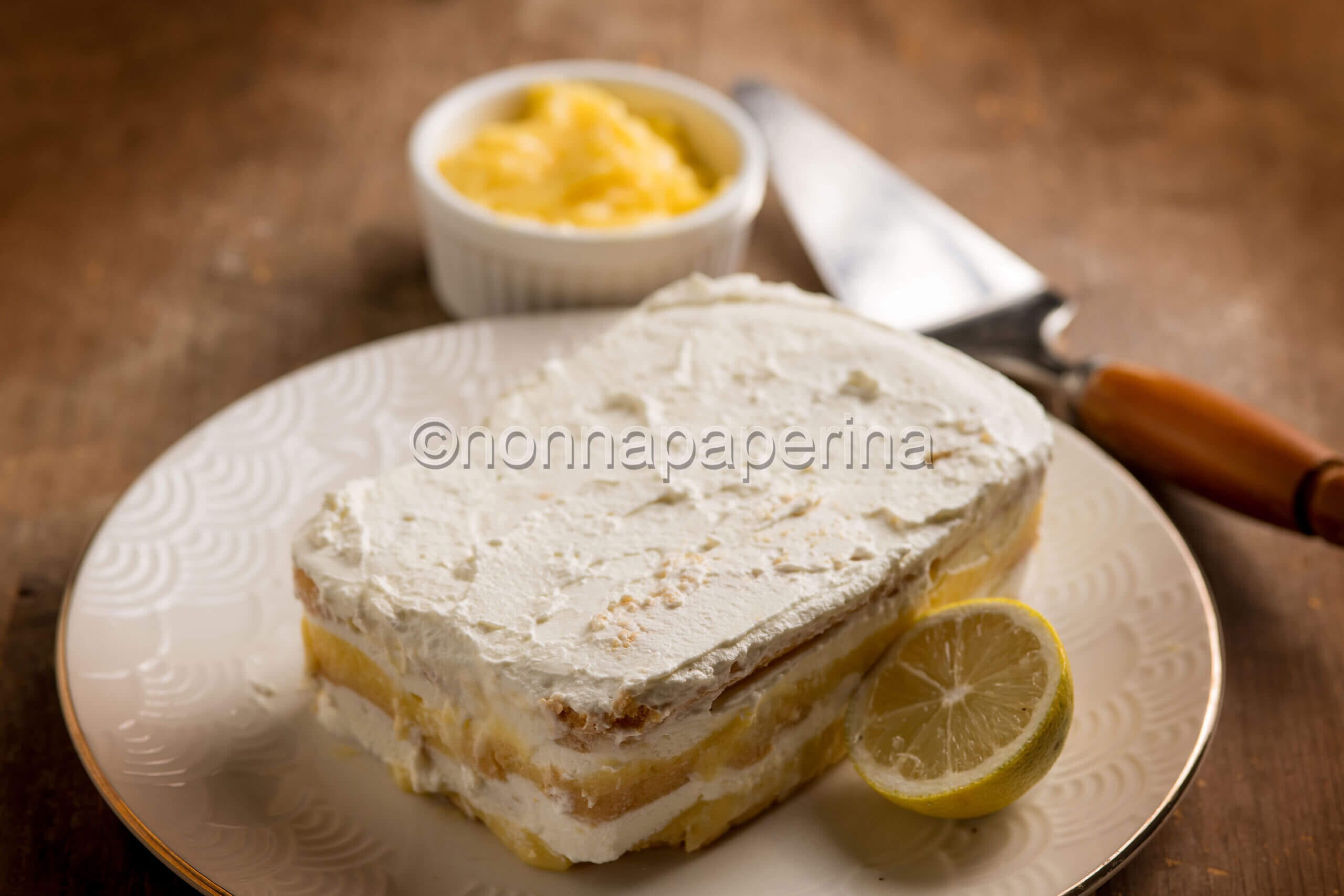 Torta fredda al limone senza glutine, un dolce senza cottura
