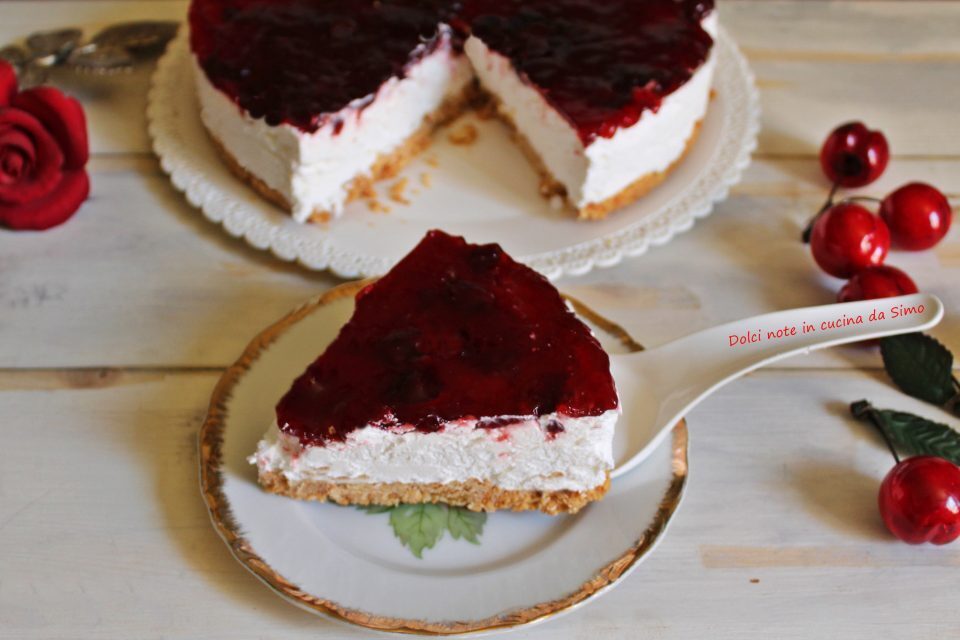 Torta fredda alle meringhe e marmellata